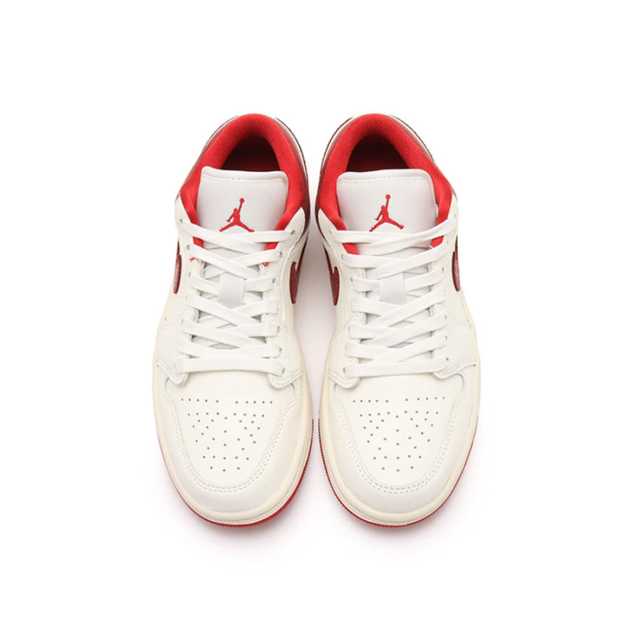 나이키 W 에어 조던 1 로우 SE 세일 바시티 레드 hj9338-106